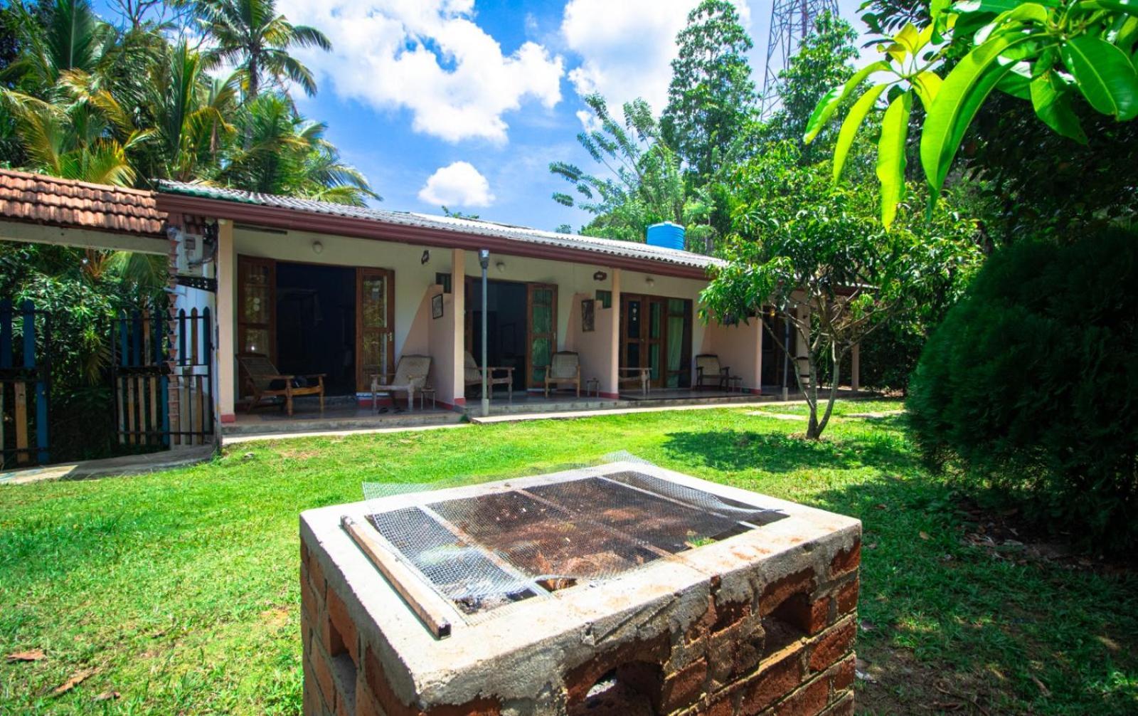 Hotel Hilltop Bungalow Mirissa Esterno foto